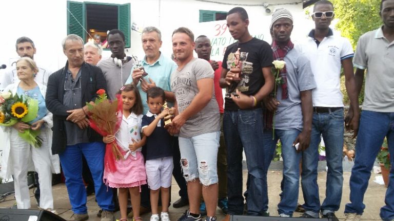 LA BUGIA DEL NONNO BAMBINO ELETTA A LE PIASTRE LA MIGLIORE DEL 2015