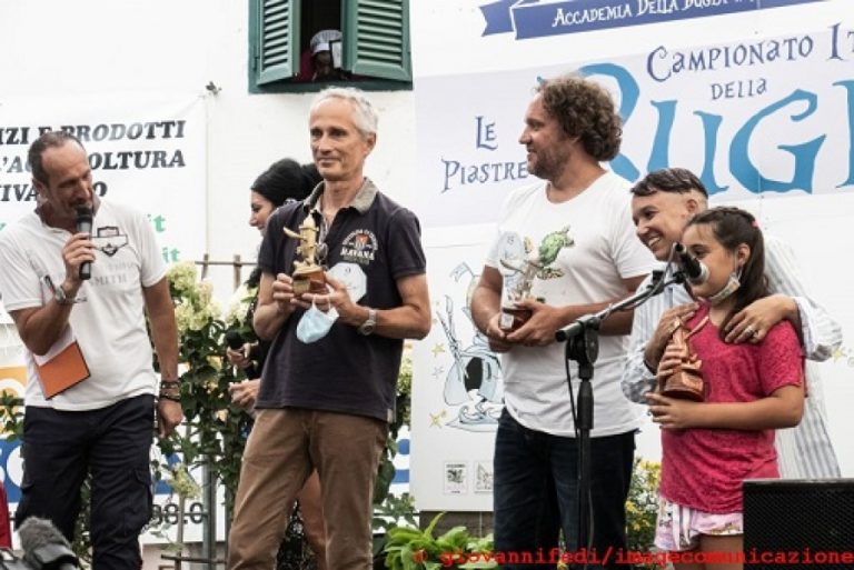 VINCE LA BUGIA SULLE FAVOLE RIVISTE DAL MINISTERO